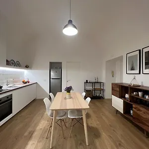  Apartment La Finestra Su Chiaia